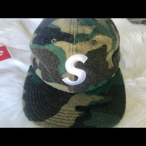 New with tags Super Hard to get Camo SUPREME HAT.